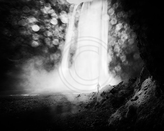 Power shower monochrome